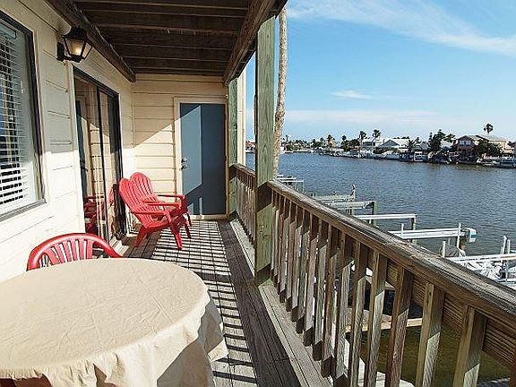 3rd image of 15425 Fortuna Bay Dr APT 204