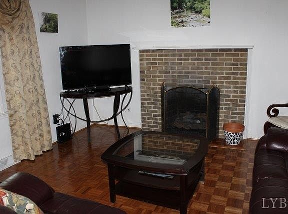 4th image of 311 Robin Dr