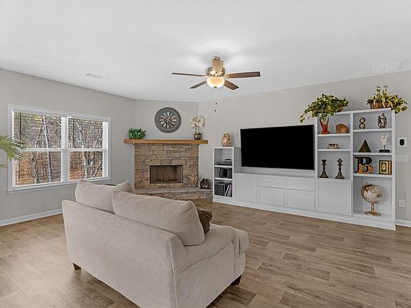 2nd image of 252 Masters Way