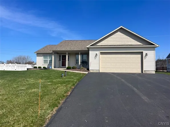 8690 Lavender Ln, Cicero, NY 13039