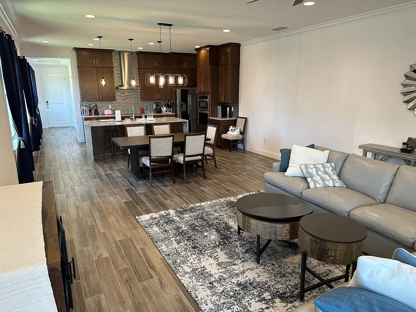 Beautiful 4 bed 3.5 bath home! — Photo 3