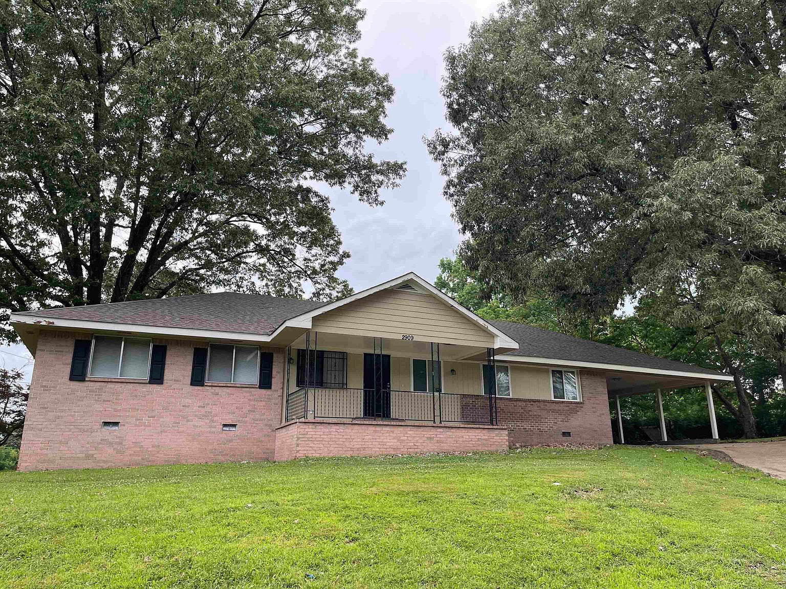 は*ん様 house on the hill L/S Tee (Checker) 2909 Signal St, Memphis, TN 38127 | Zillow