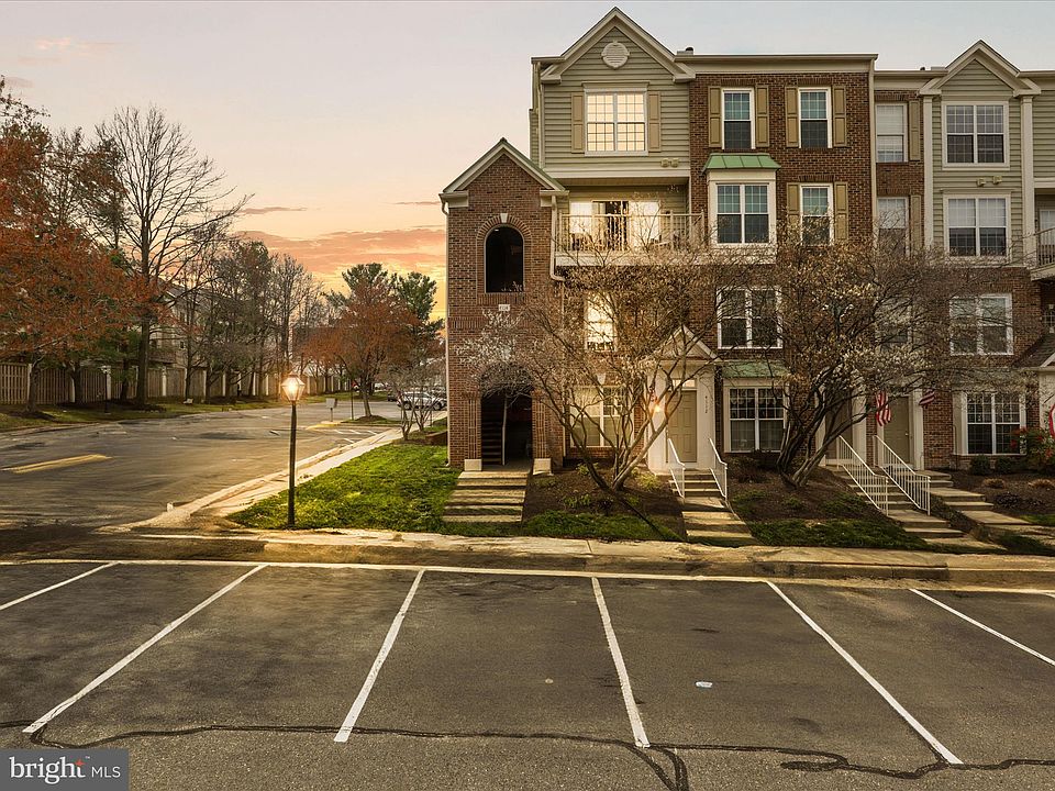1st image of 4114 Oxford Ln APT 302