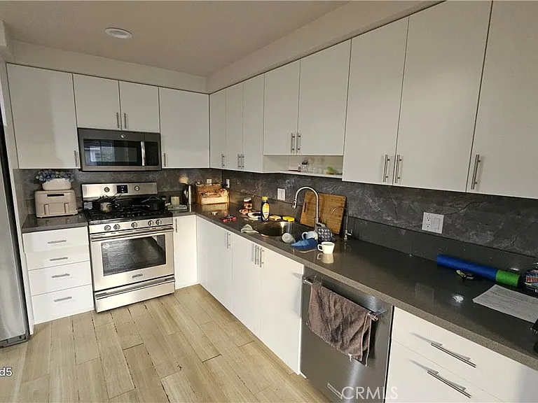10535 Samoa Ave — Photo 7