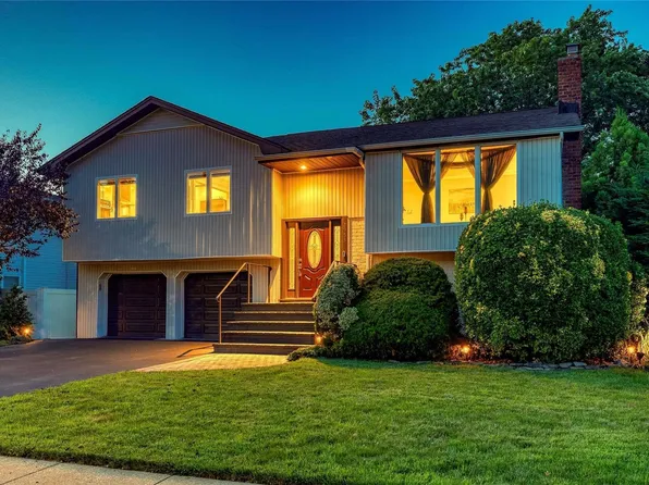 2953 Huntington Court, Wantagh, NY 11793