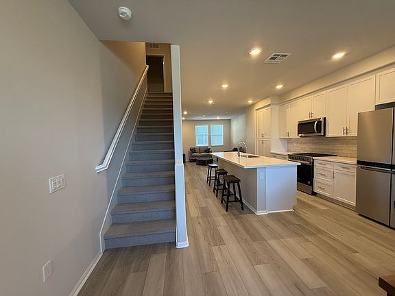 5th image of 2722 Crozier Ct