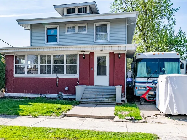 212 W Washington St, Maroa, IL 61756