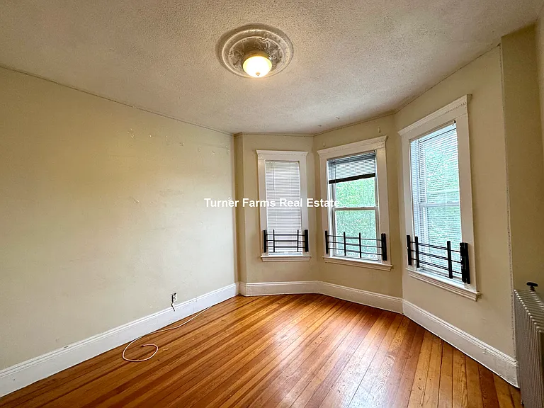 692 Columbia Rd #3R — Photo 33
