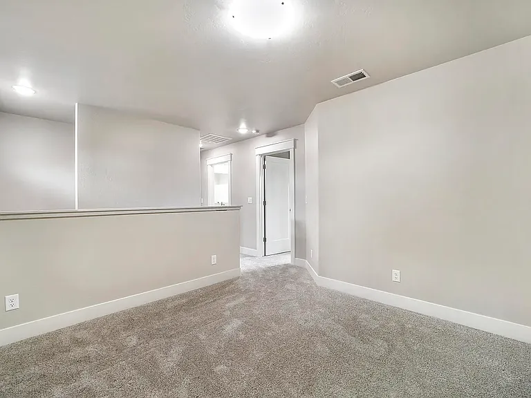 185 Woody Way — Photo 14