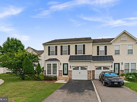 3rd image of 1608 Durham Way