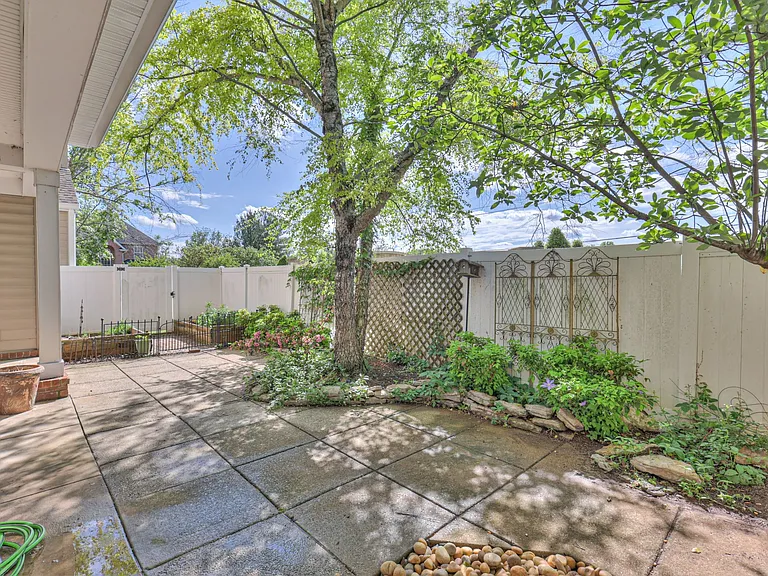 2111 Gold Valley Dr — Photo 28