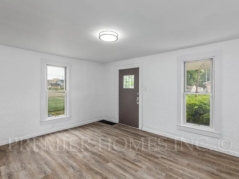 908 7th St NE — Photo 10