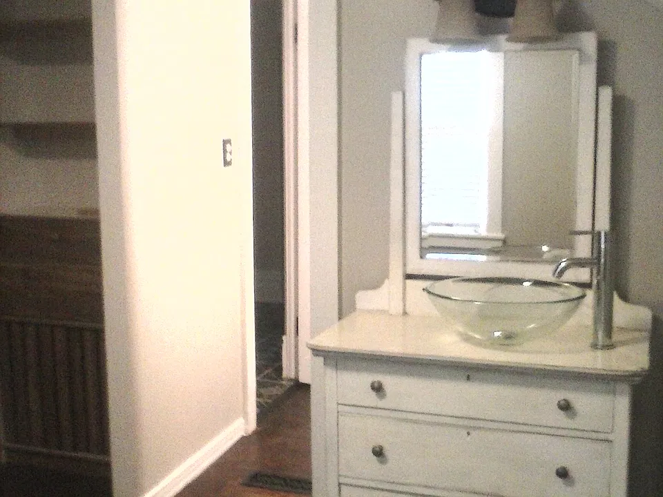 upper Apt 2