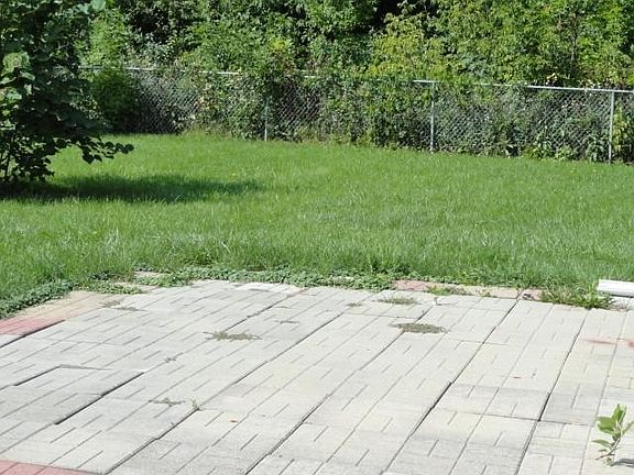 4th image of 9949 Saratoga Dr