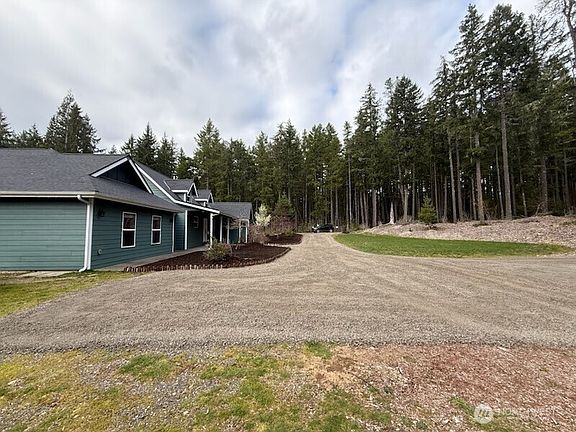 5th image of 1343 Lewis Road W