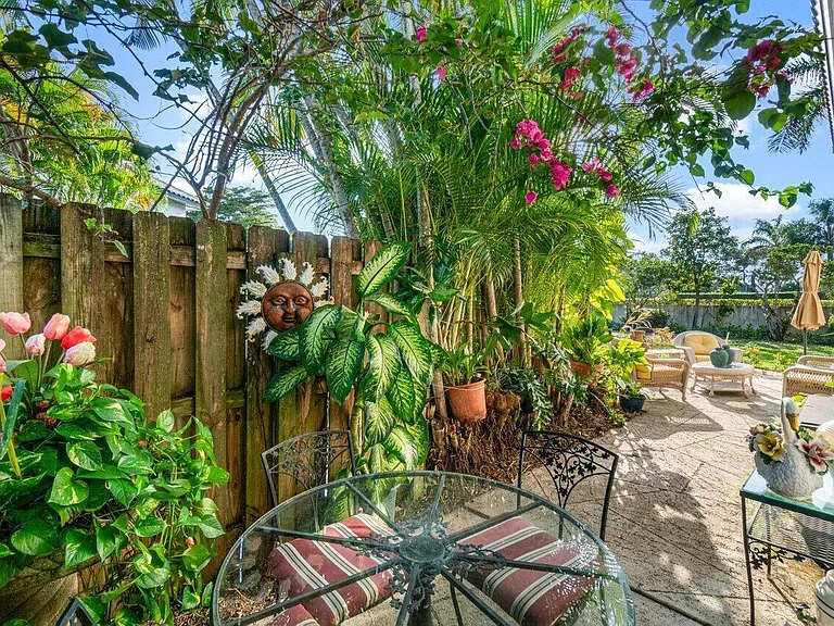 11706 Briarwood Cir #1 — Photo 37