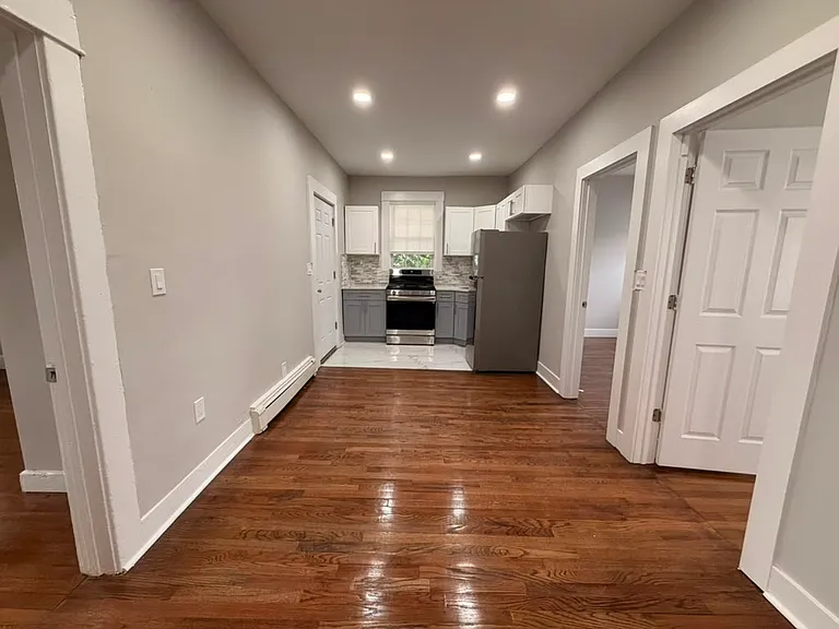 1561 Chapel St #6A — Photo 6