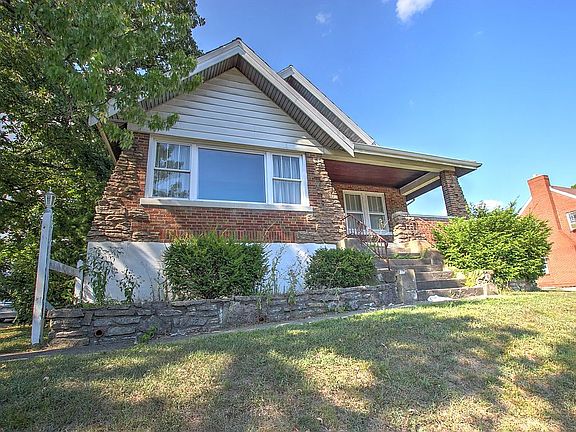 3rd image of 2500 Moundview Dr