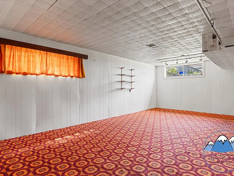 6589 Elliott St — Photo 14