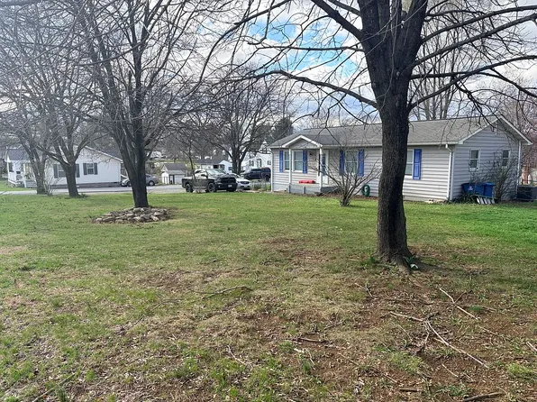 104 Aiken Ln, Clear Brook, VA 22624