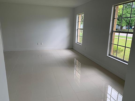 2nd image of 2531 Gresham Dr