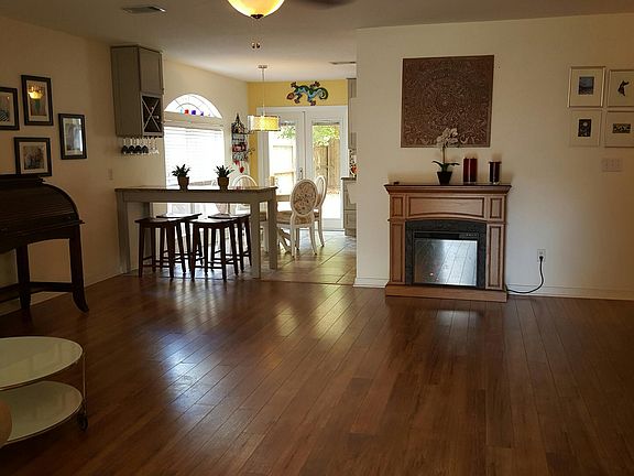3rd image of 172 S Wright Cir
