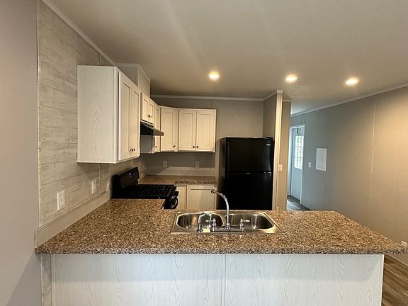 2nd image of 200 Shasteen St #H