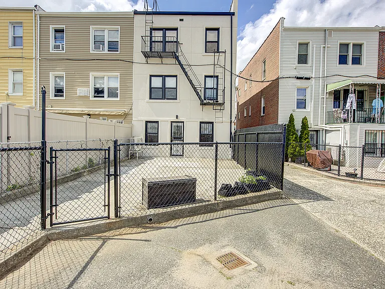 22-31 47th St #1 — Photo 23
