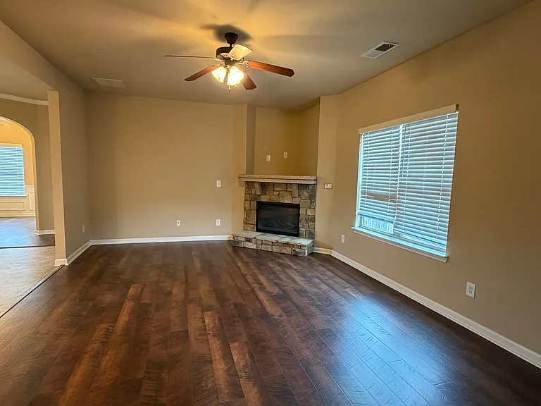 3012 Burgess St — Photo 3