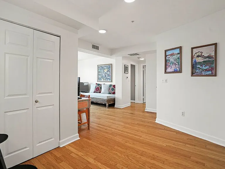 1801 Calvert St NW #504 — Photo 9
