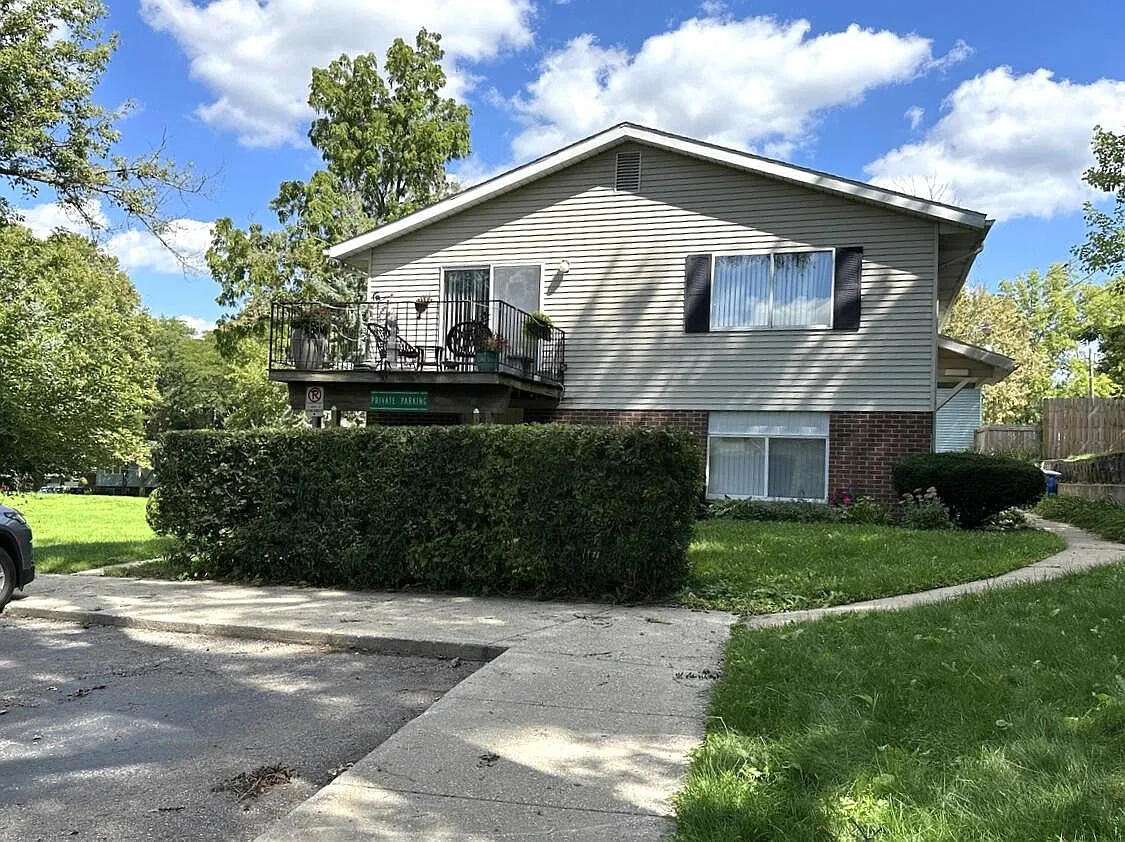 2 bed, 1.0 bath, 1080 sqft, $1,800 — Photo 1