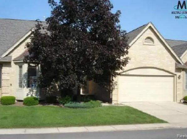 54516 Cambridge Dr #7, Utica, MI 48315