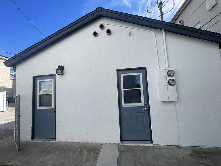 945 Thomas Ave — Photo 36