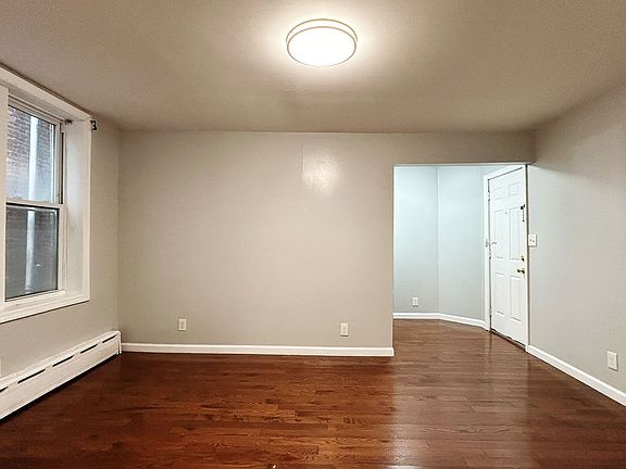 5th image of 246 Clendenny Ave #1E