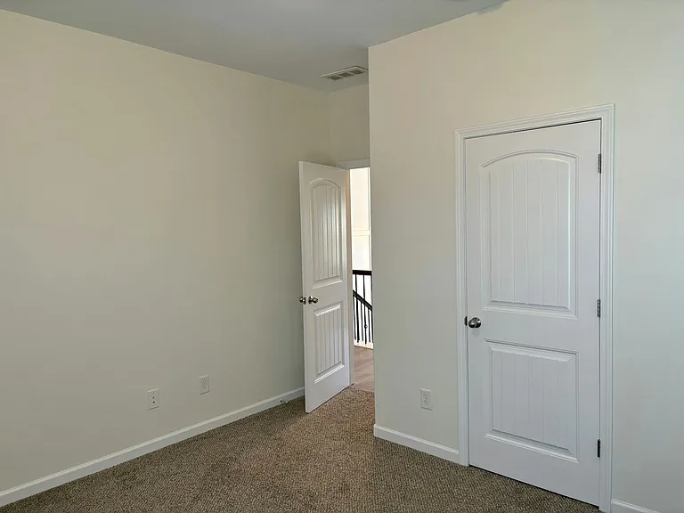 241 Saint Lucie Dr — Photo 33