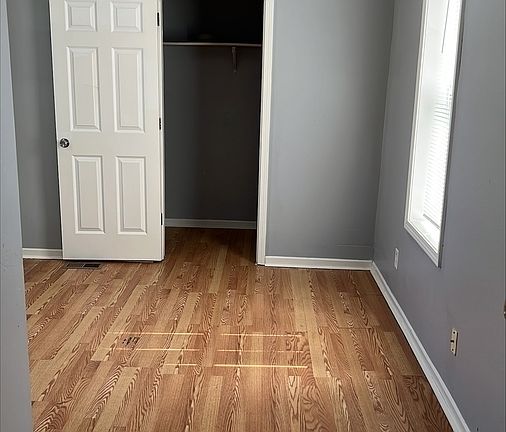 5th image of 2314 Sheridan Ave N