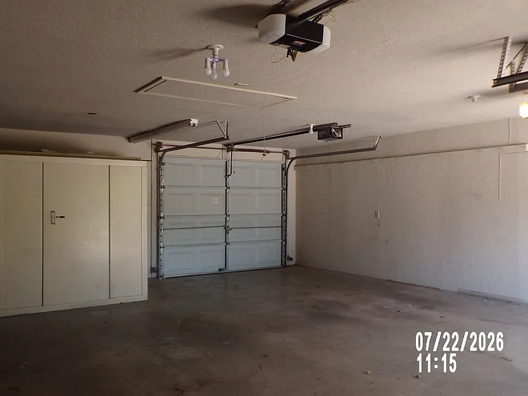 802 NW Seaton Pl — Photo 37