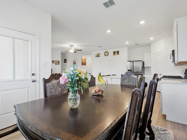 1713 Lake Grove Dr — Photo 22