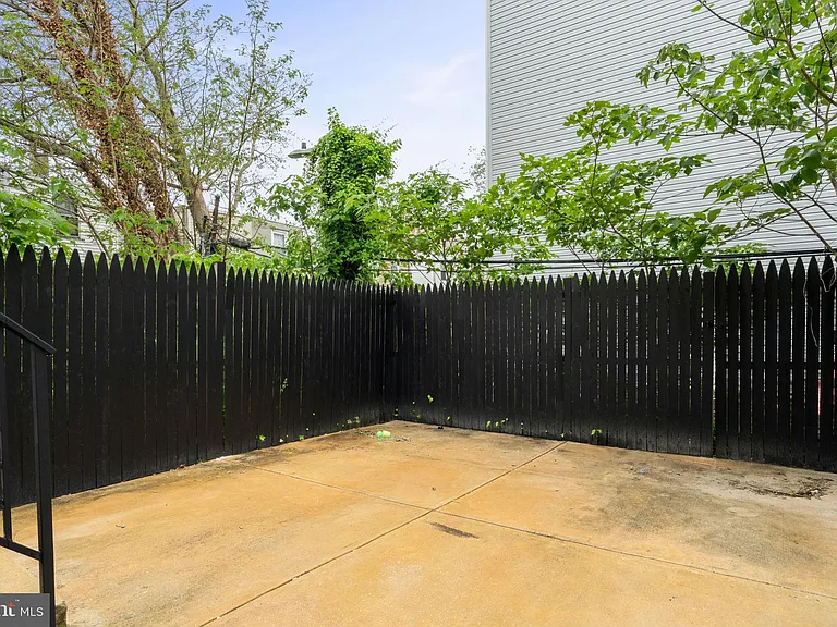 648 N 36th St — Photo 39