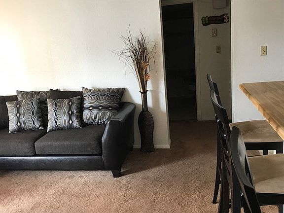 5th image of 110 E Pompano St Unit 201