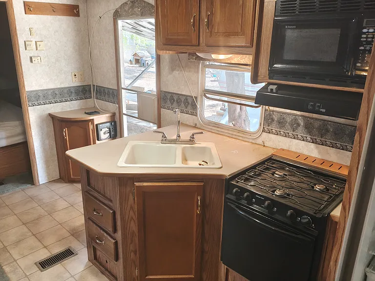 1117 W Corona Ave — Photo 6