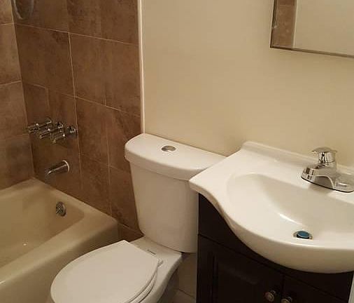 4th image of 115 Evergreen St