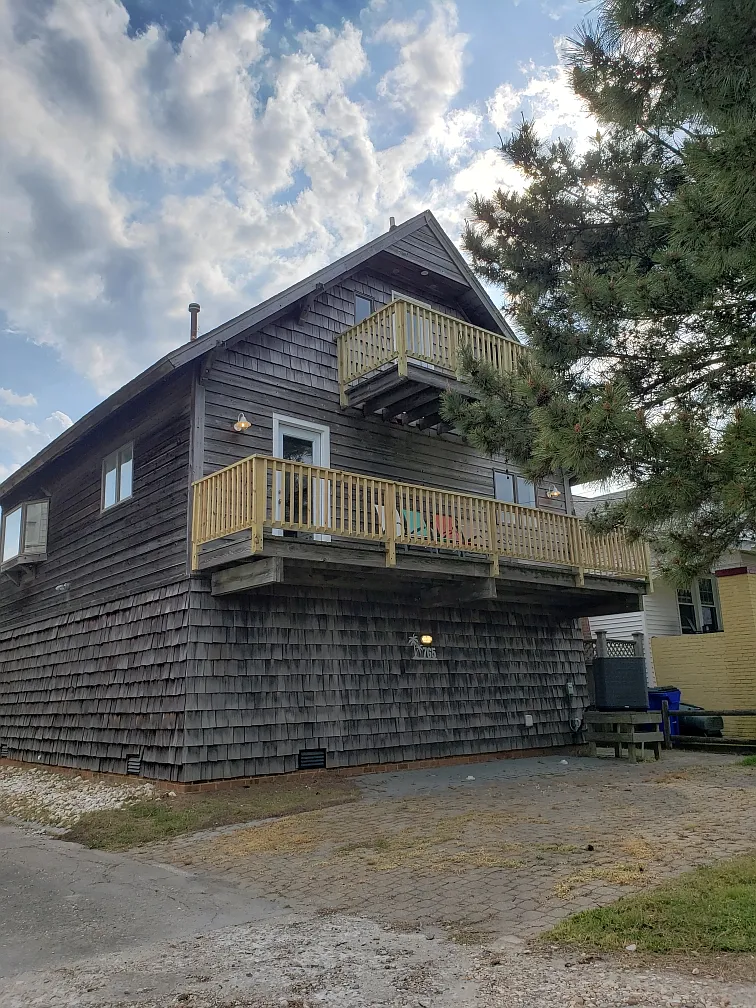 2 bed, 1272 sqft, $2,200 — Photo 1