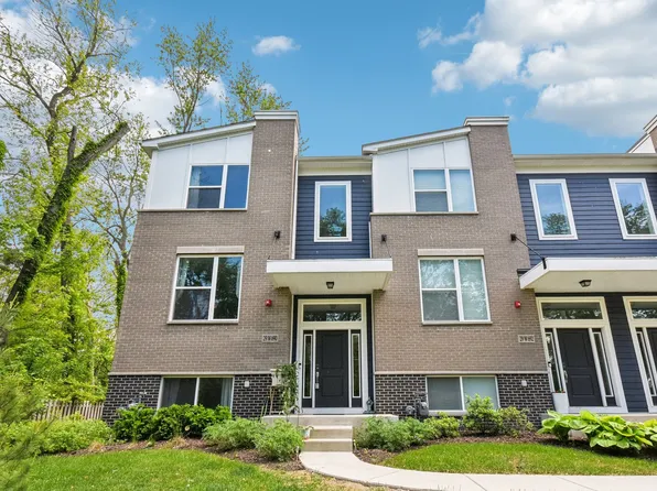 29W690 Cambridge Ct, Warrenville, IL 60555