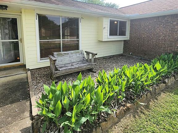 2nd image of 2609 Knoxville Dr