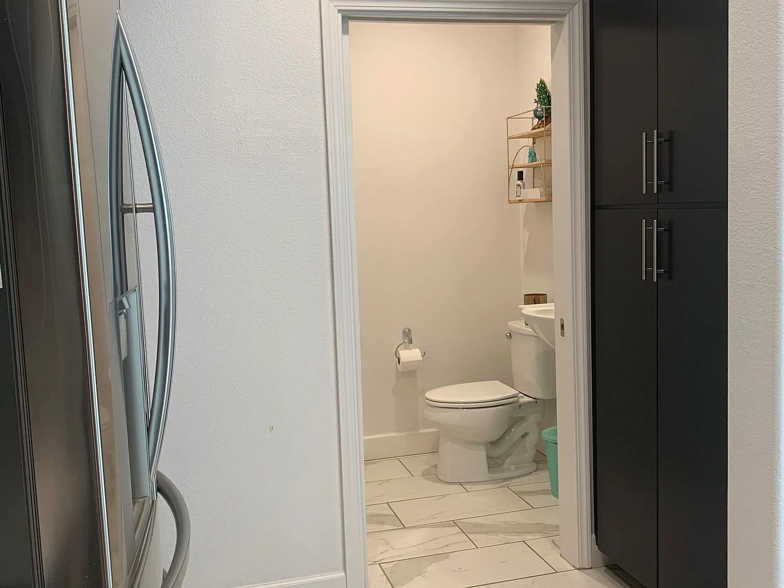 2 bed, 2.5 bath, 1452 sqft, $3,600 — Photo 3
