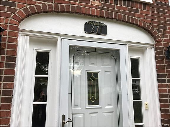 2nd image of 371 Vine Ln