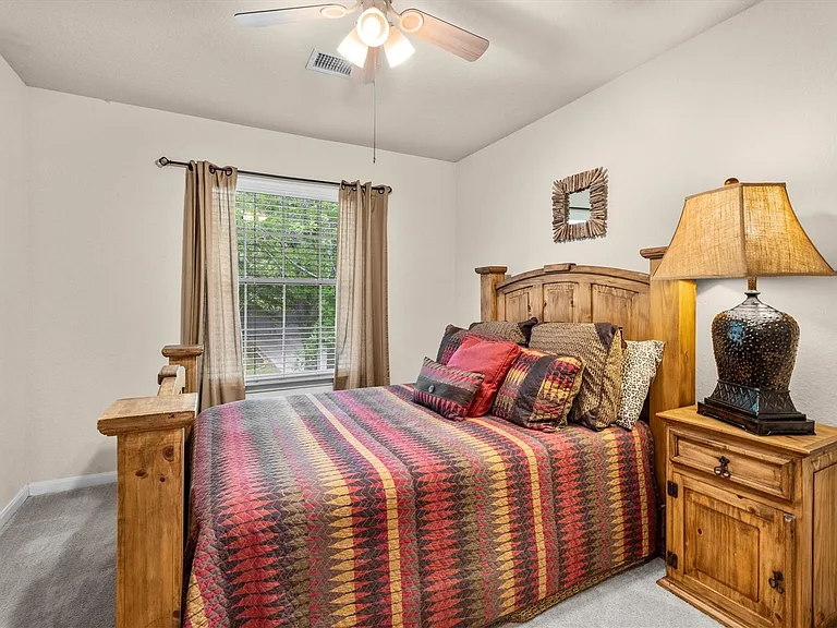 31 Endor Forest Pl — Photo 39