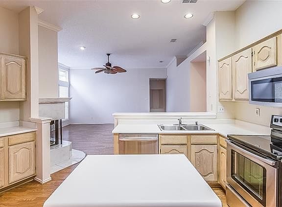 3rd image of 1505 Palisades Dr