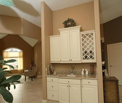 5th image of 5471 Woodland Way